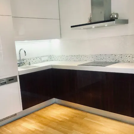 Astra Lux شقة ريغا